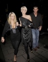 Sarah_Harding_Inside_Adee_Phelans_New_Hair_Salon_27_11_07_28929.jpg