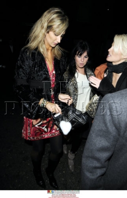 Sarah_partying_at_24_club_and_Mahiki_Club2C_London_14_12_07_281029.jpg