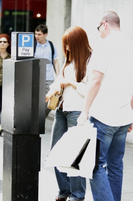 Nicola_Roberts_and_Carl_spotted_out_and_about_in_London_09_06_07_282229.jpg