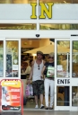 Sarah_and_Tom_at_Morrisons_24_05_07_28429.jpg