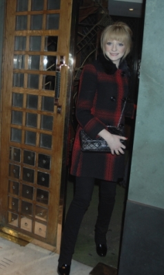 Nicola_Roberts_leaving_The_Ivy_restaurant2C_London_17_12_07_28429.jpg