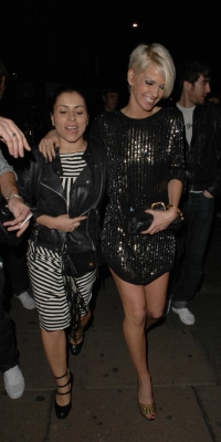 Girls_Aloud_Arriving_and_Leaving_Kimberley_s_birthday_party_25_11_07_2813129.jpg