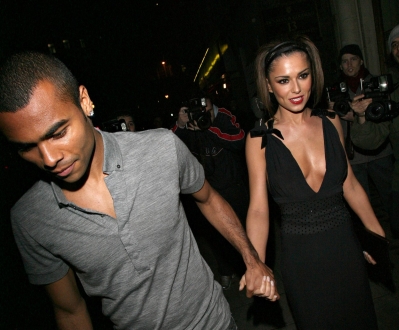 Girls_Aloud_Arriving_and_Leaving_Kimberley_s_birthday_party_25_11_07_2817029.jpg