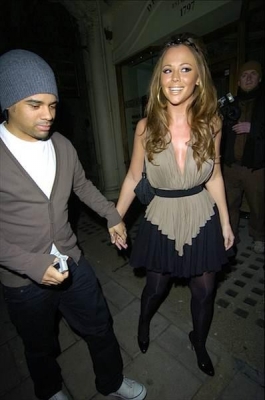 Girls_Aloud_Arriving_and_Leaving_Kimberley_s_birthday_party_25_11_07_2820829.jpg