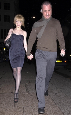 Nicola_Roberts_at_the_Take_That_aftershow_party_at_Mahiki_Club_08_12_07_28329.jpg