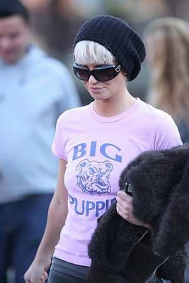 Sarah_and_Nadine_Leaving_Century_FM_Radio_24_10_07_281829.jpg