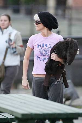 Sarah_and_Nadine_Leaving_Century_FM_Radio_24_10_07_283029.jpg