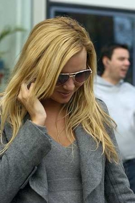Sarah_and_Nadine_Leaving_Century_FM_Radio_24_10_07_287229.jpg