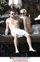 Sarah_Harding_and_Tom_on_holiday_in_the_Indian_Ocean_15_06_07_281929.jpg