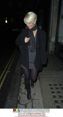 Sarah_Harding_at_Bloww_hair_salon_in_central_London_26_01_07_28329.jpg