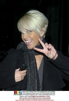 Sarah_Harding_at_Bloww_hair_salon_in_central_London_26_01_07_28629.jpg