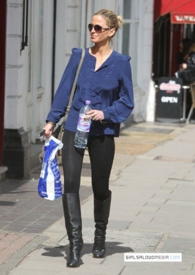 Sarah_Harding_out_and_about_in_North_London_26_04_12_28829.jpg