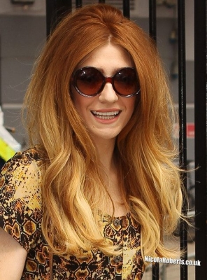 Nicola_Roberts_leaving_the_MTV_studios_20_06_11_28529.jpg