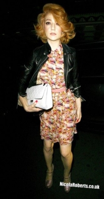 Nicola_Roberts_outside_the_Dorchester_Hotel_13_10_10_28129.jpg