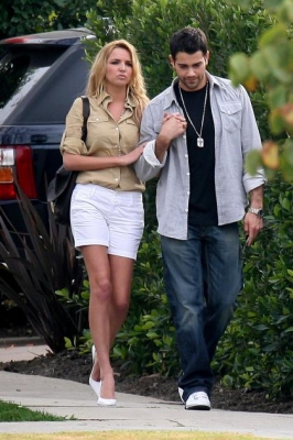 Nadine_and_Jesse_Misc_2007_28329.jpg