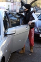 Sarah_leaving_her_house_14_11_07_28129.jpg