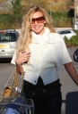 Nadine_is_all_smiles_as_she_leaves_her_house_London2C_England_15_11_07_28629.jpg
