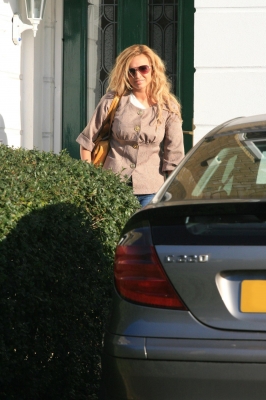 Nadine_leaves_home_16_11_07_28929.jpg