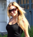 Nadine_Coyle_Leaving_Her_House_02_04_07_28729.jpg