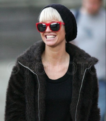 Sarah___Nadine_Seen_leaving_Manchester_s_Key103_radio_station_23_10_07_28929.jpg