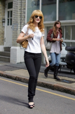 Arriving_at_a_Photo_Studio_16_08_07_28929.jpg