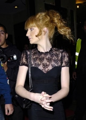 Nicola_Roberts_arriving_at_Amika_nightclub2C_London_22_09_07_28229.jpg