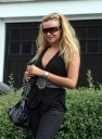 Nadine_Coyle_leaves_her_house_21_08_07_28829.jpg