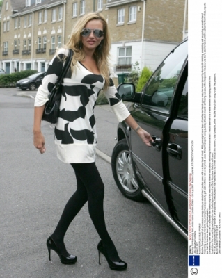 Nadine_Leaving_Her_House_24_08_07_281529.jpg