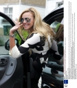 Nadine_Leaving_Her_House_24_08_07_283229.jpg