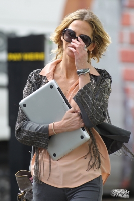 Sarah_Harding_out_and_about_in_London_31_07_12_281529.jpg