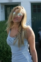 Nadine_Leaving_Home_Then_Goes_To_Starbucks_To_Grab_A_Coffee_01_05_07_283029.jpg