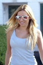 Nadine_Leaving_Home_Then_Goes_To_Starbucks_To_Grab_A_Coffee_01_05_07_28429.jpg