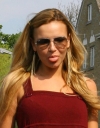 Nadine_Leaving_Her_House_26_04_07_28929.jpg