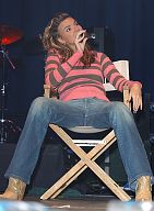Girls_Aloud_backstage_at_the_GWR_Xmas_XS_concert_Nottingam_141204_36.jpg