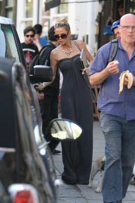 Sarah_Harding_out_in_North_London_03_08_12_281729.jpg