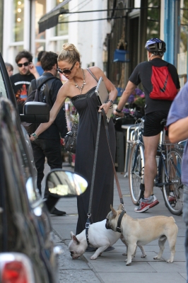 Sarah_Harding_out_in_North_London_03_08_12_282229.jpg