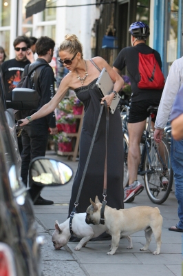 Sarah_Harding_out_in_North_London_03_08_12_282329.jpg