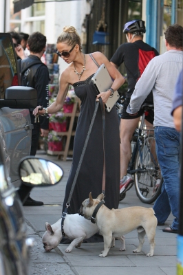 Sarah_Harding_out_in_North_London_03_08_12_282529.jpg