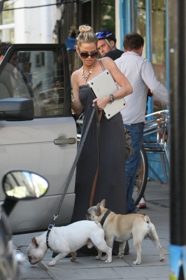 Sarah_Harding_out_in_North_London_03_08_12_282629.jpg