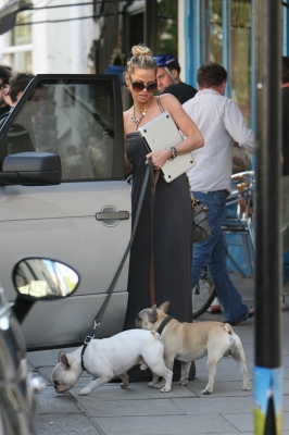 Sarah_Harding_out_in_North_London_03_08_12_282729.jpg