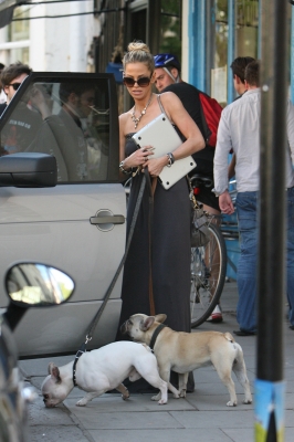 Sarah_Harding_out_in_North_London_03_08_12_282829.jpg