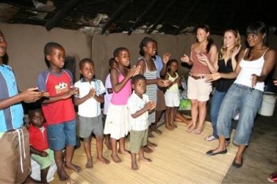 In_Africa_for_Comic_Relief_fevral_2007_281529.jpg