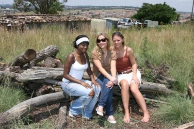 In_Africa_for_Comic_Relief_fevral_2007_28329.jpg