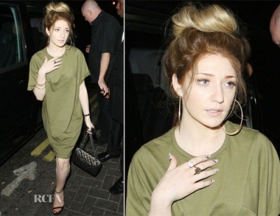 Kimberley_Walsh_and_Nicola_Roberts_leaving_the_Rose_Club_04_08_12_282729.jpg