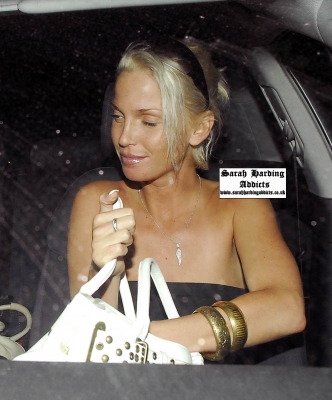 Sarah_Harding_and_Danielle_Lloyd_at_Pizzeria_17_07_06_282229.jpg