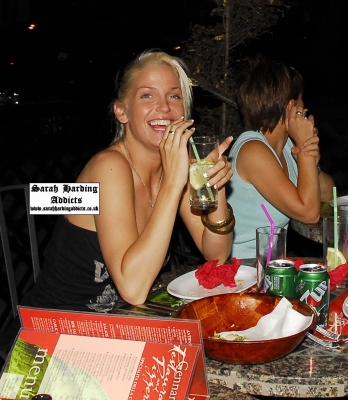 Sarah_Harding_and_Danielle_Lloyd_at_Pizzeria_17_07_06_28729.jpg