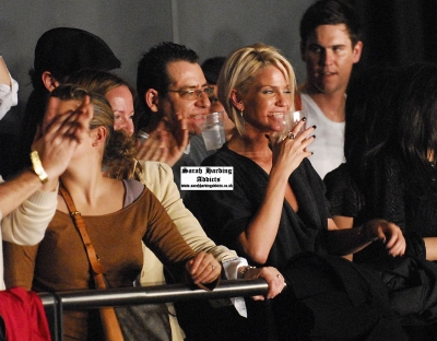 Sarah_Harding_at_a_Red_Hot_Chilli_Pepper_gig_22_11_06_282829.jpg
