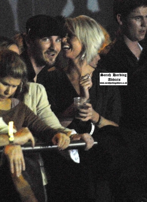 Sarah_Harding_at_a_Red_Hot_Chilli_Pepper_gig_22_11_06_28329.jpg