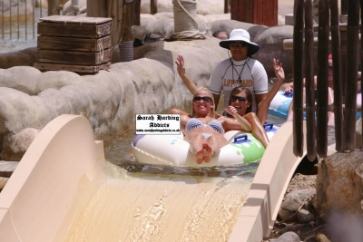 Sarah_and_Danielle_Lloyd_at_a_water_park_in_Dubai_24_07_06_282829.jpg