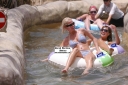 Имя файла=Sarah_and_Danielle_Lloyd_at_a_water_park_in_Dubai_24_07_06_282129.jpg
Размер файла=303КБ
Размеры=2464x1648
Дата=Авг 09, 2012 Sarah_and_Danielle_Lloyd_at_a_water_park_in_Dubai_24_07_06_282129.jpg